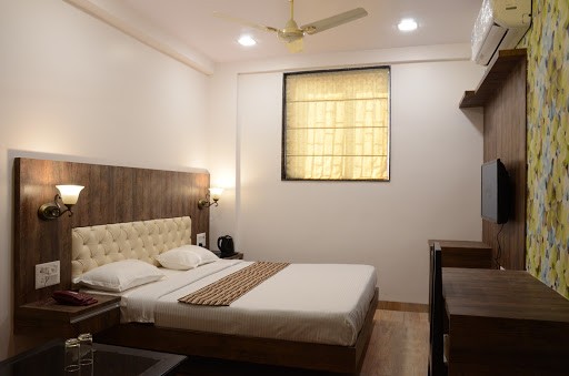 Hotel Kusum Valley and Restaurant